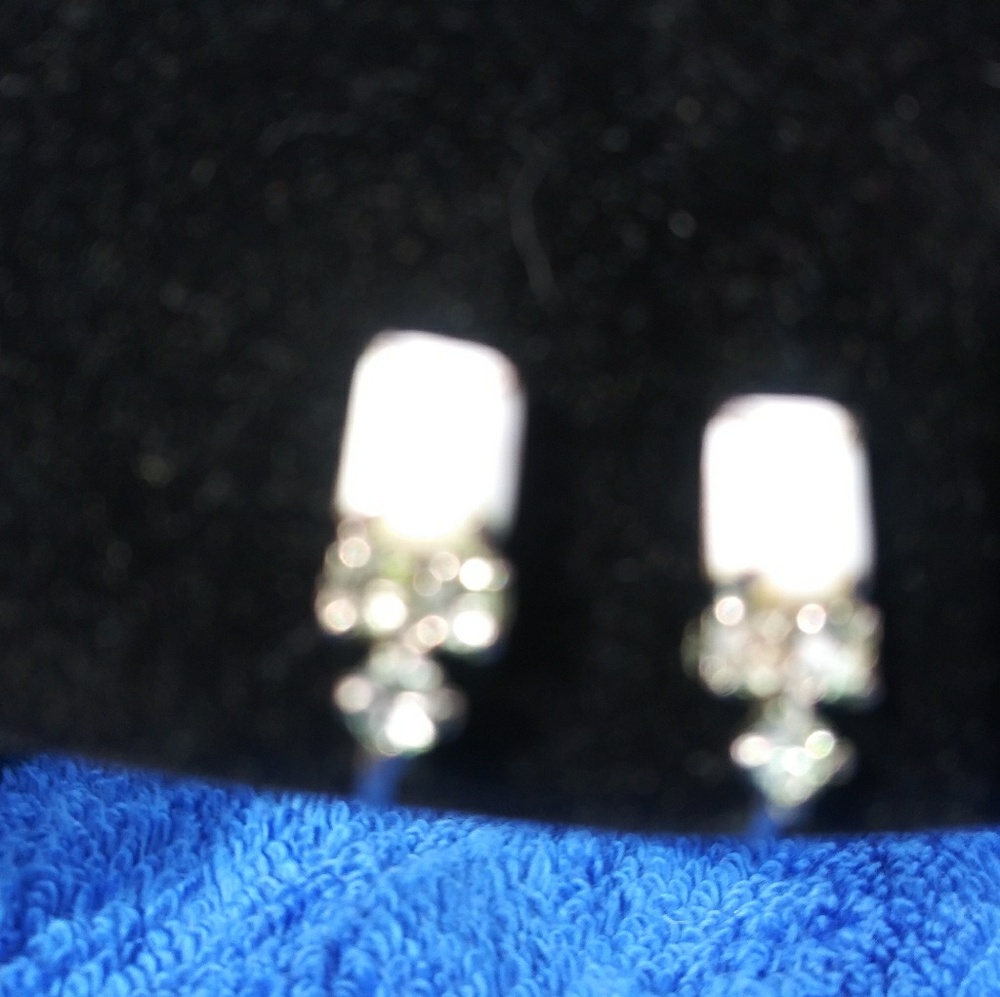 White and cubic pierced earrings